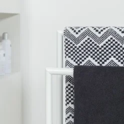 Sealskin Handdoekrek Tube Metaal Wit 3 Sealskin Handdoekrek Tube Metaal Wit -Badkamerwinkel Voor Thuis 123 1671