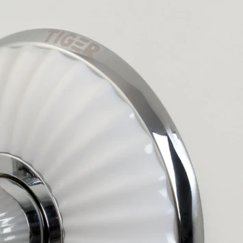 Tiger Ivy hoekkorf chroom/wit Tiger Ivy Hoekkorf Chroom/wit -Badkamerwinkel Voor Thuis 123 1941